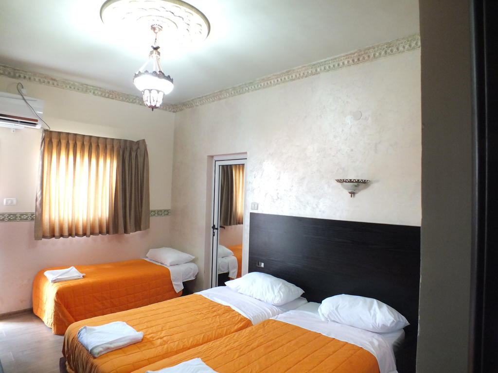 Sea Hotel And Restaurant Nahariya Habitación foto