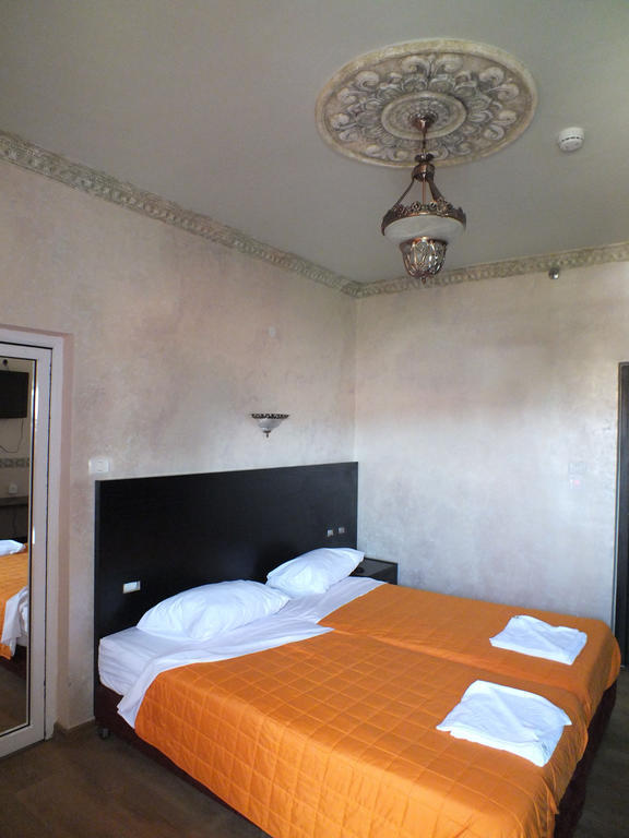 Sea Hotel And Restaurant Nahariya Habitación foto